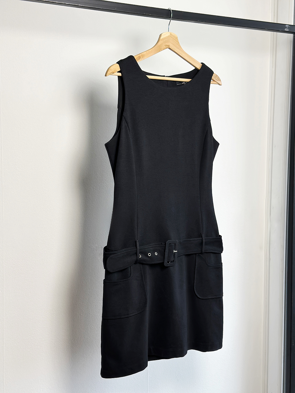 Vestido negro con cinturón  3