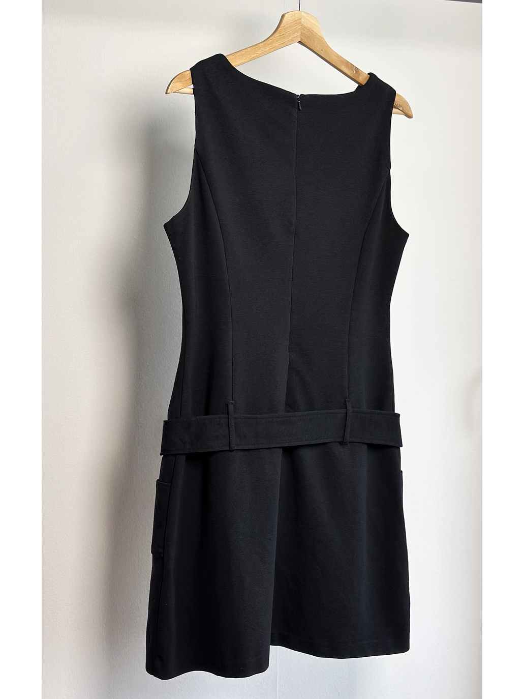 Vestido negro con cinturón  4