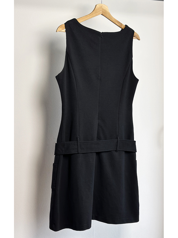 Vestido negro con cinturón  4