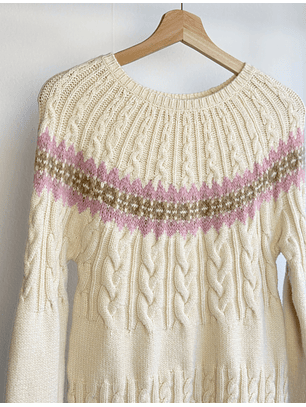 Suéter crema trenzado