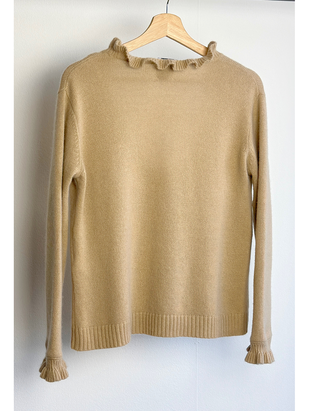 Cardigan beige con vuelos 2