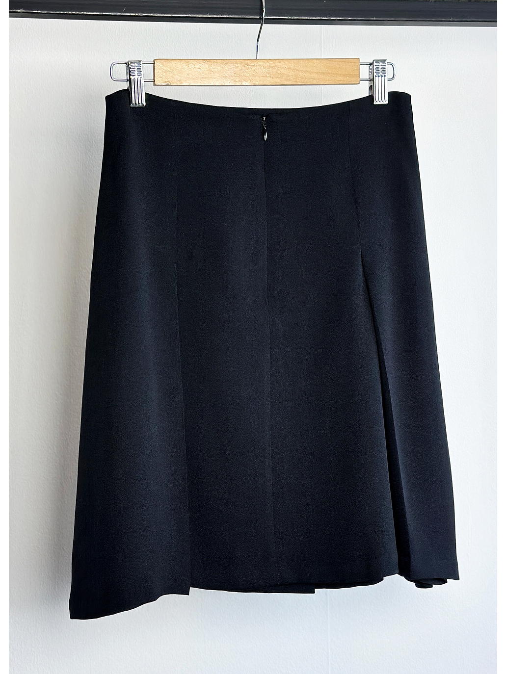 Falda de seda negra tableada 2