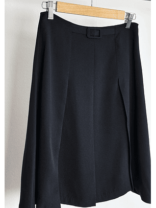 Falda de seda negra tableada