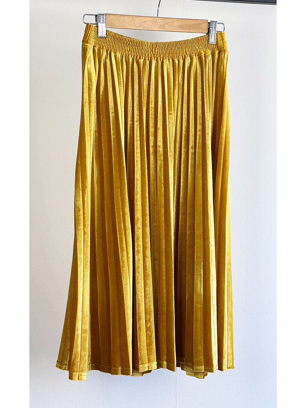 Falda plush mostaza 1