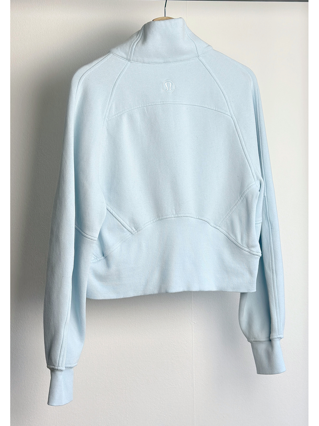 Polerón deportivo celeste 3