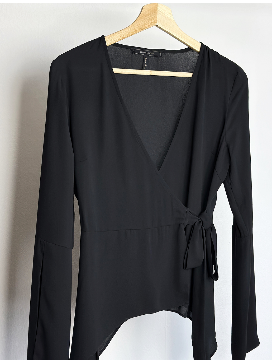 Top negro con vuelos 2