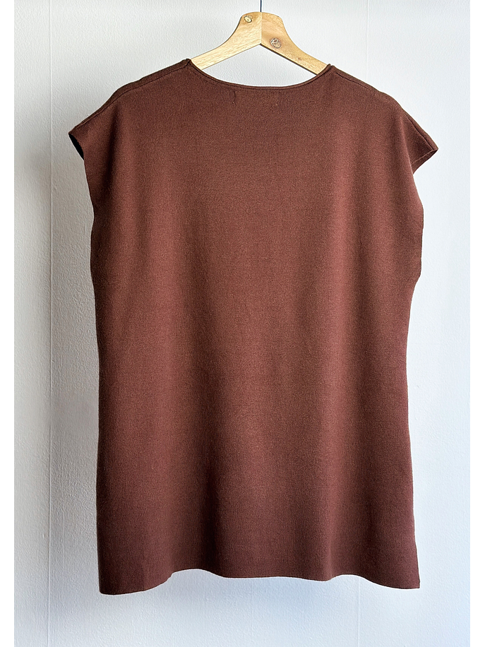 Polera de punto café  3