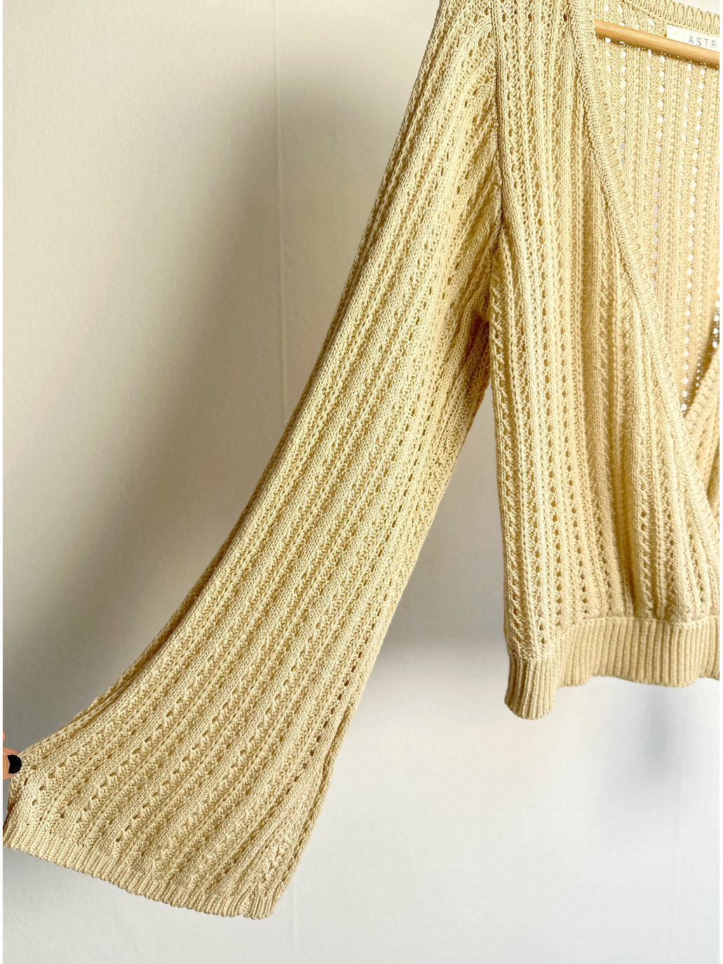 Chaleco beige calado 4