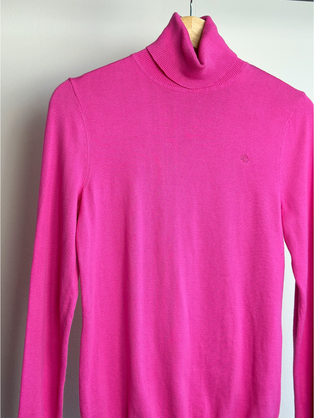 Chaleco fucsia cuello alto 3