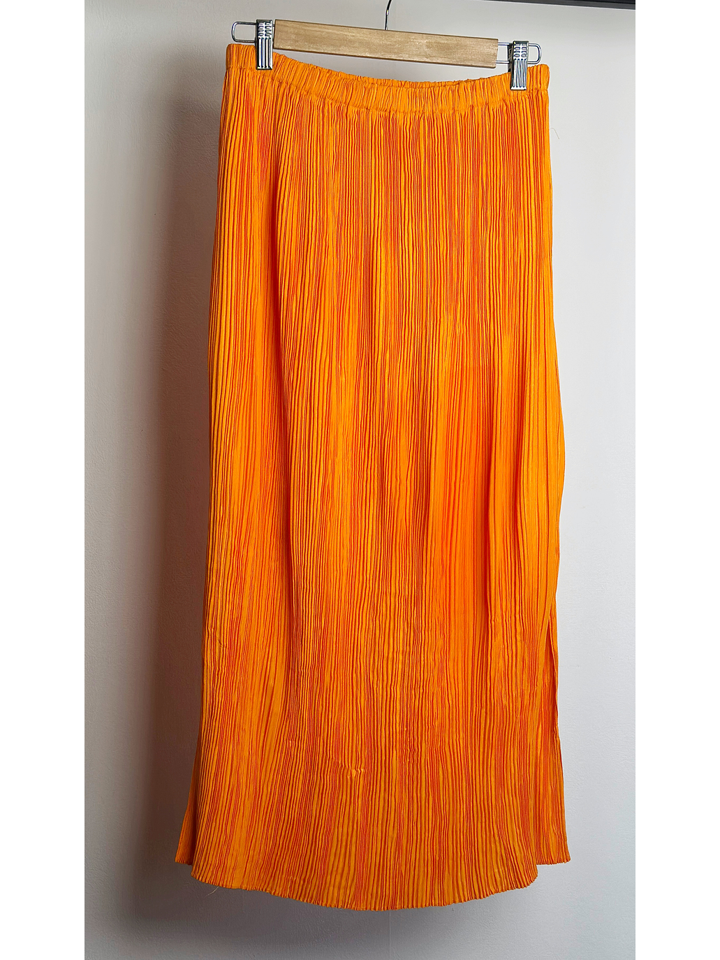 Falda plisada naranja 1