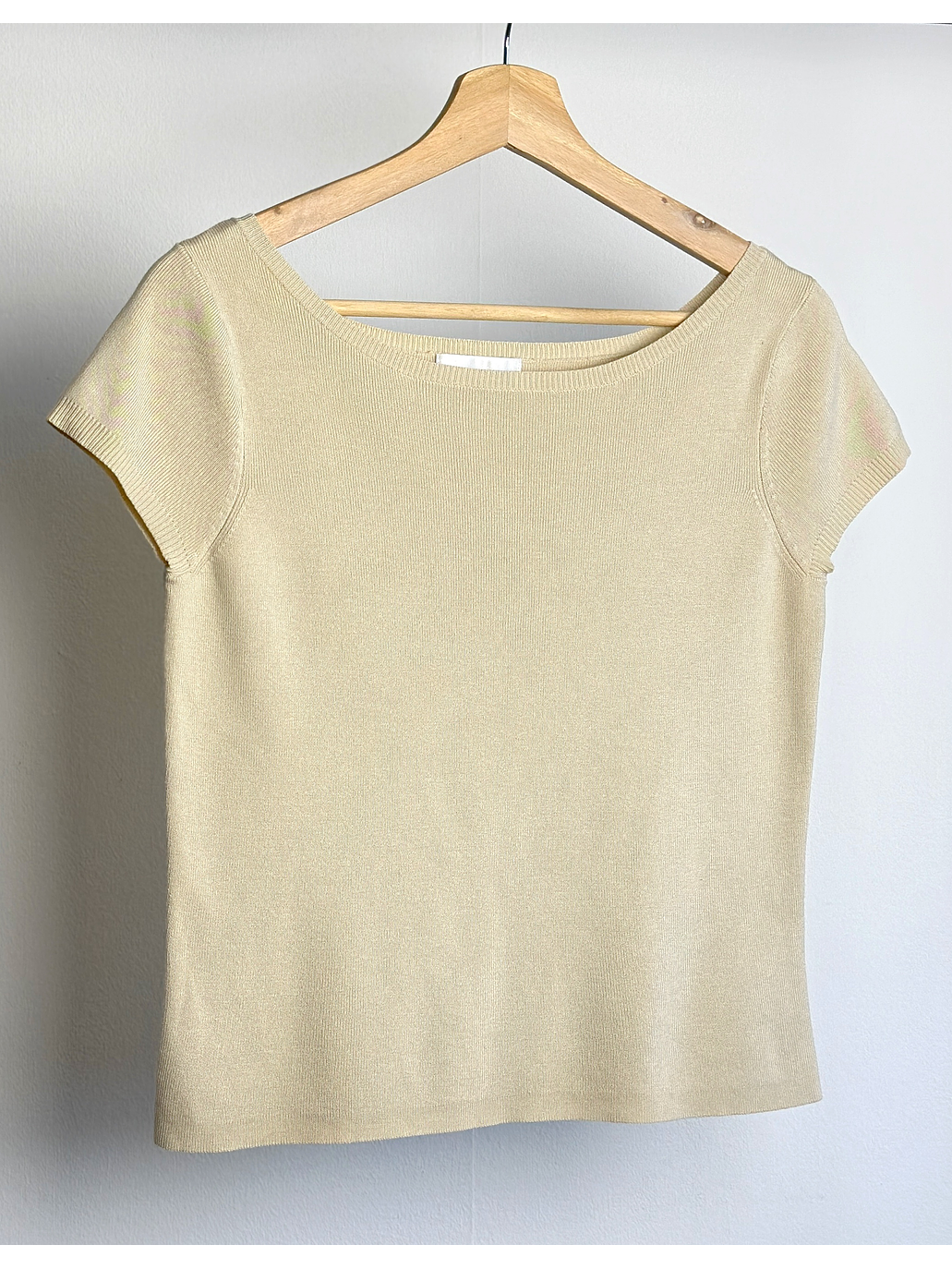 Polera de punto beige  1