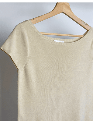 Polera de punto beige 