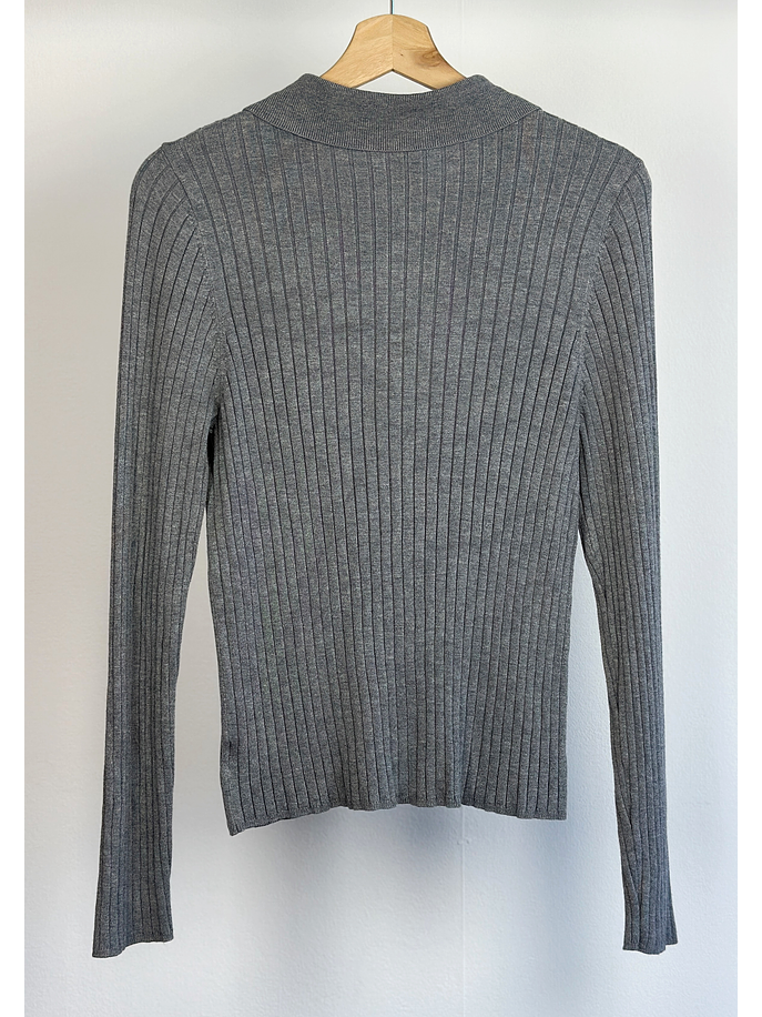 Polera gris acanalada 3