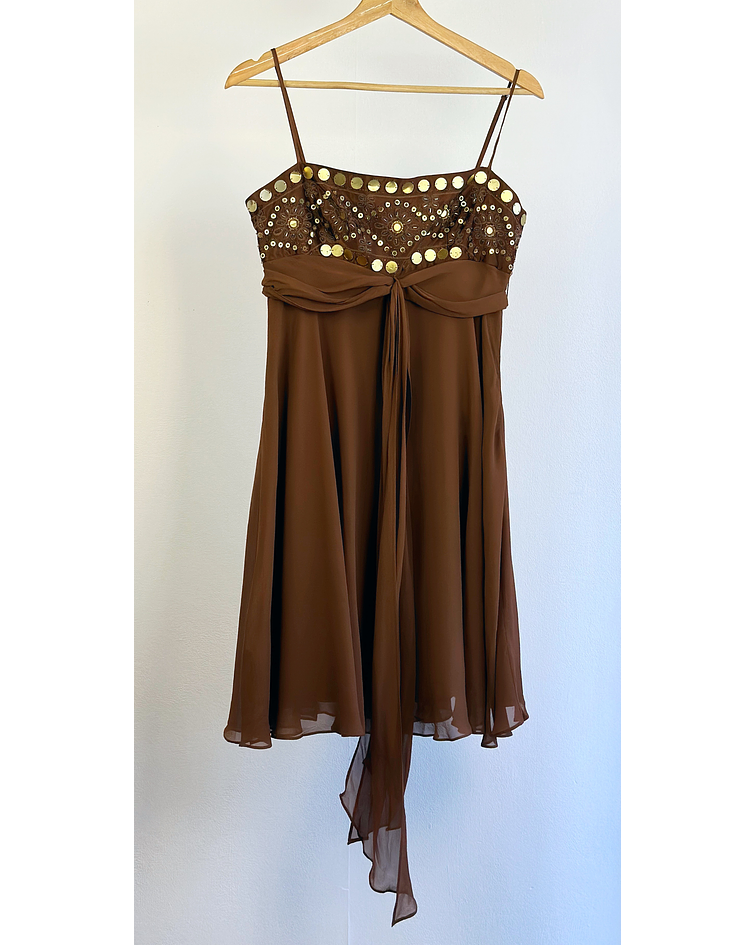 Vestido café de seda 