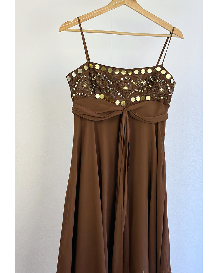 Vestido café de seda 