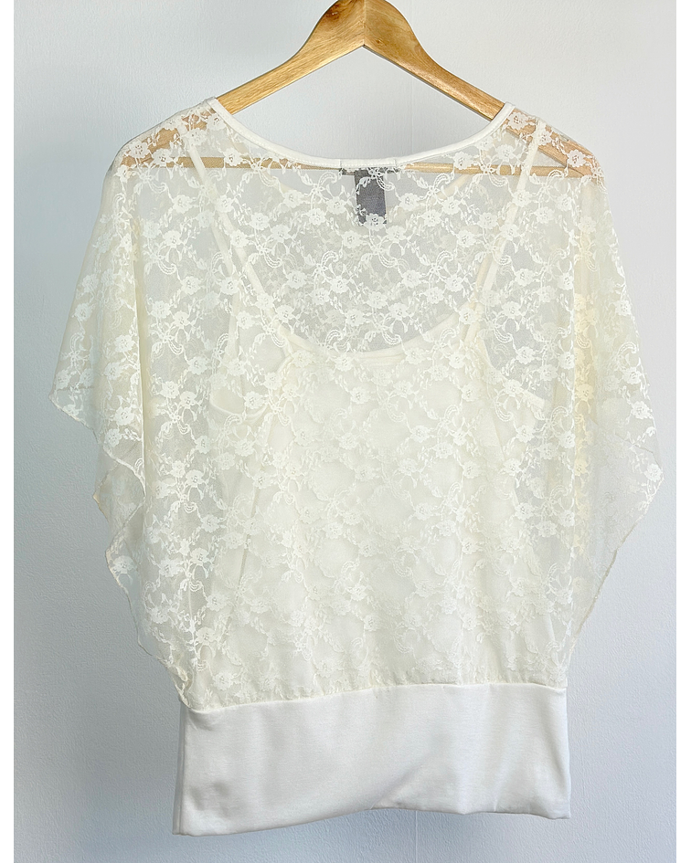 Polera blanca encaje