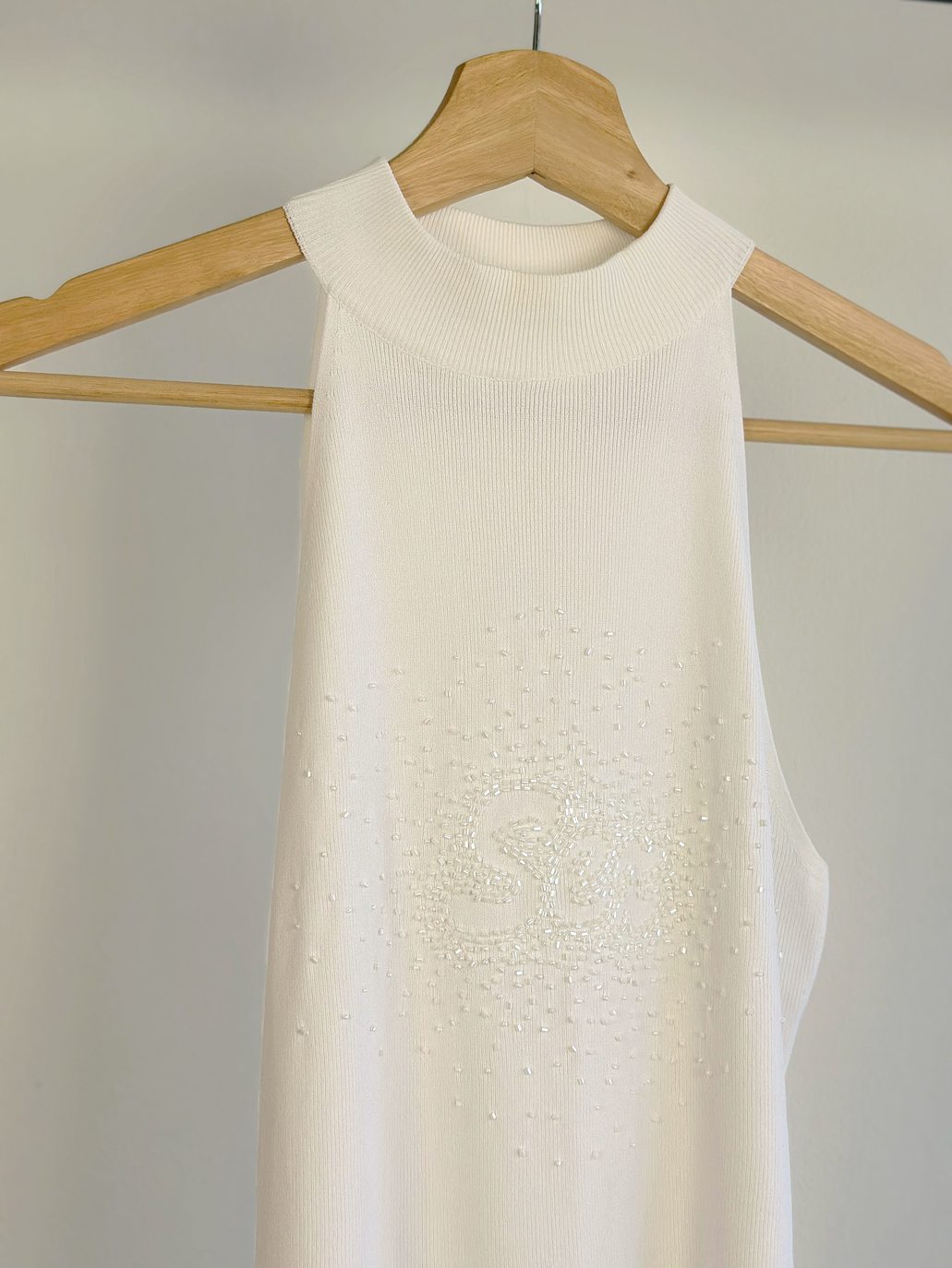 Top blanco bordado mostacillas 3