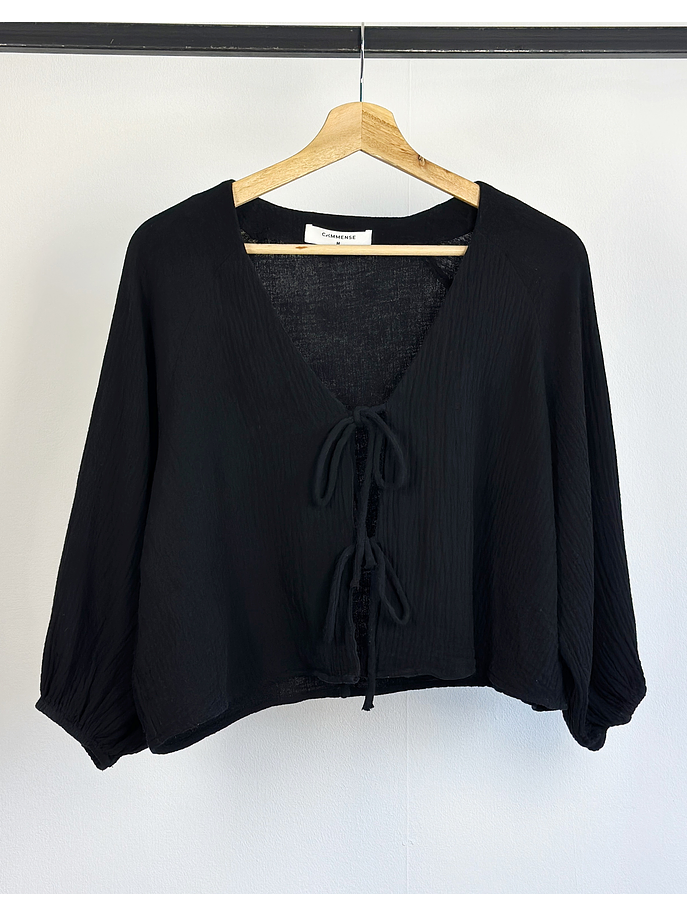 Blusa negra holgada 1