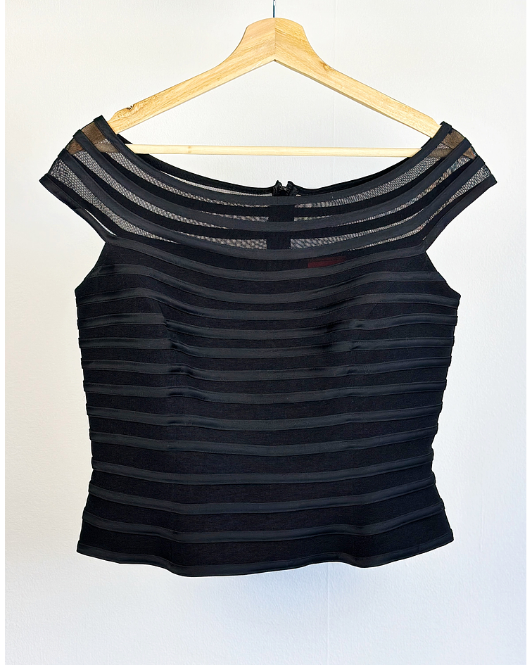 Top negro rayado