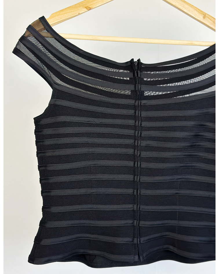 Top negro rayado