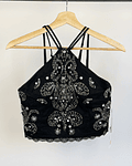 Top negro bordado vintage
