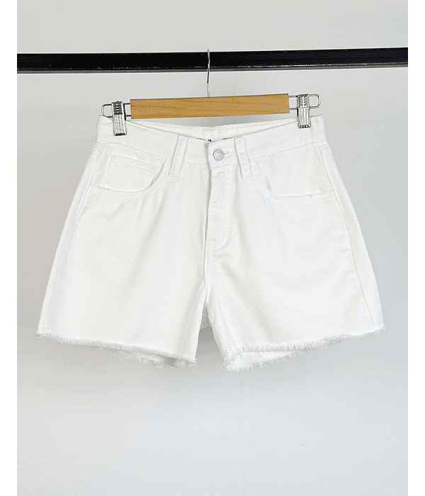 Short de mezclilla blanco