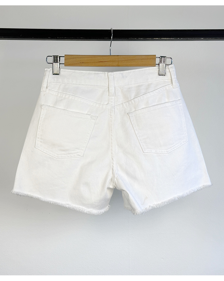 Short de mezclilla blanco