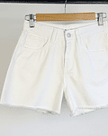 Short de mezclilla blanco