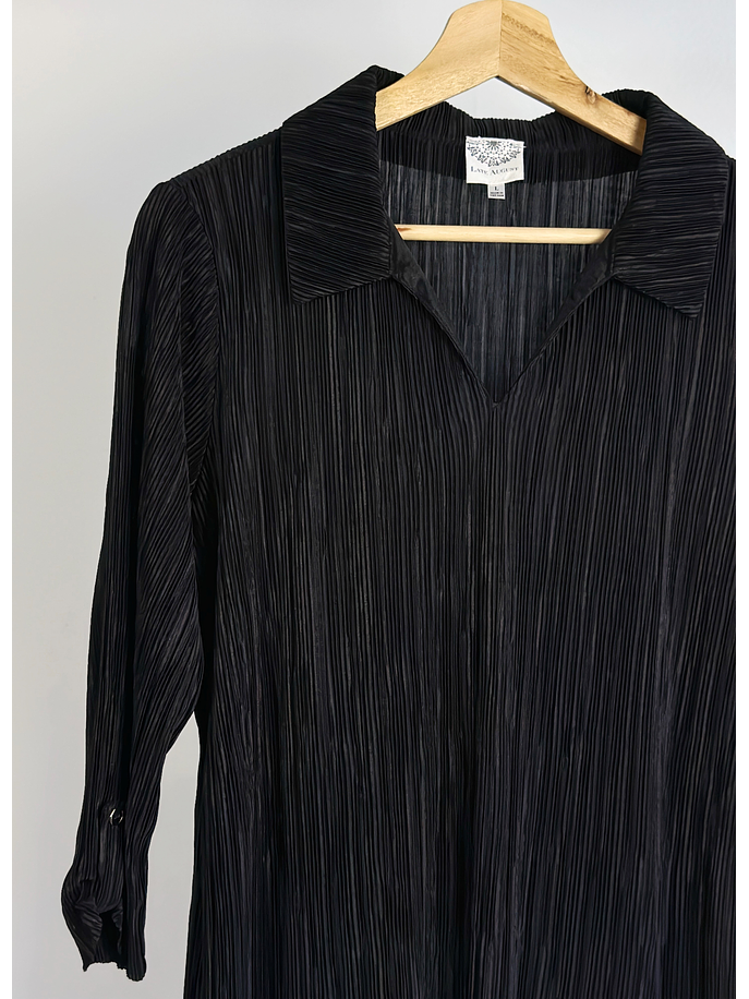 Polera negra plisada 2