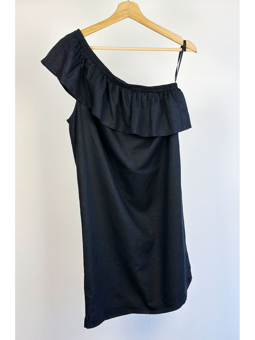 Vestido negro asimétrico  1