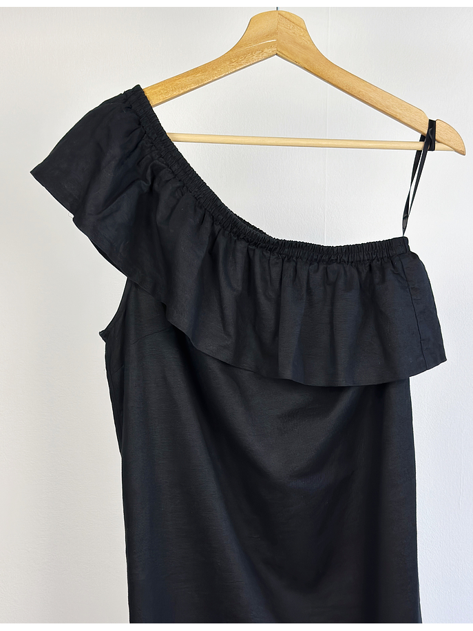 Vestido negro asimétrico  2