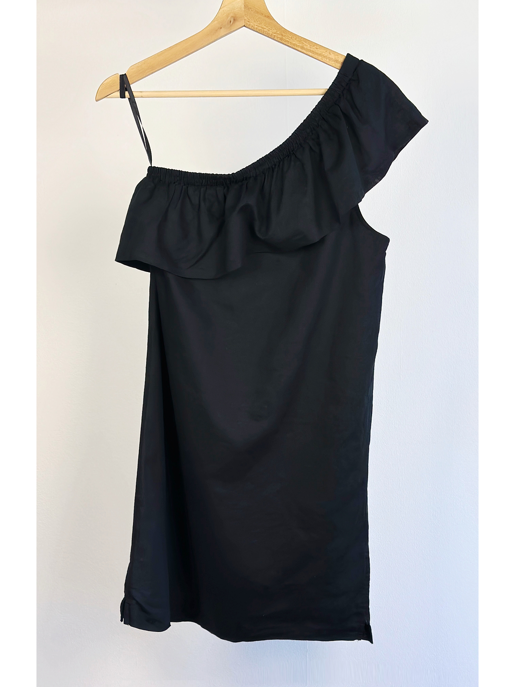 Vestido negro asimétrico  3