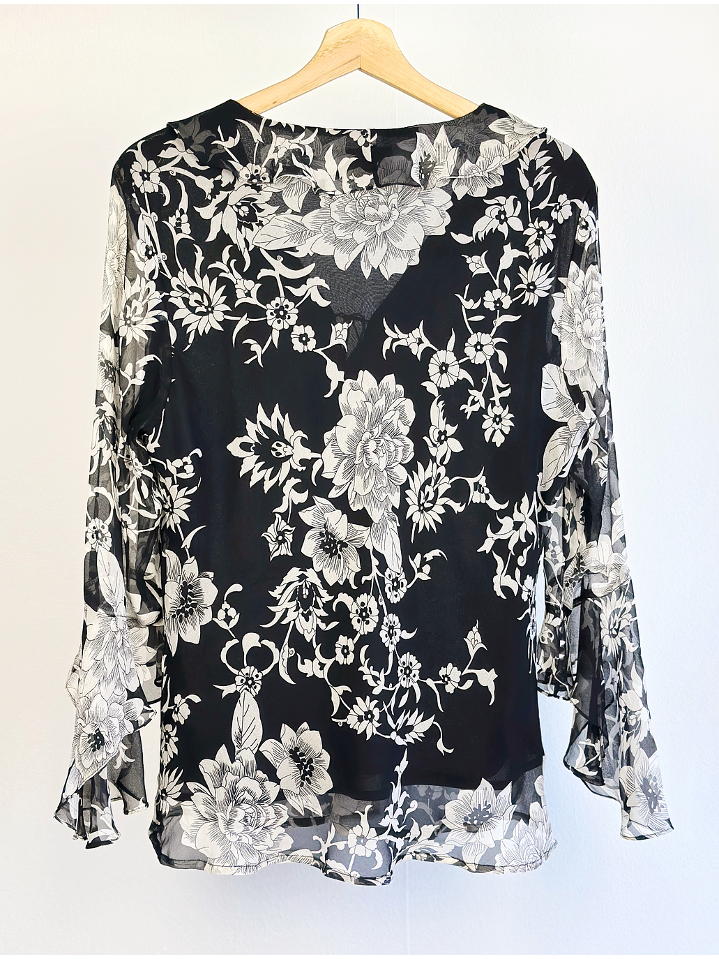 Blusa de seda floreada 3