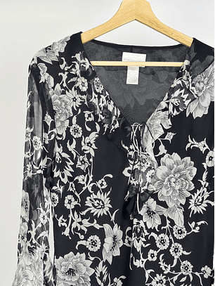 Blusa de seda floreada