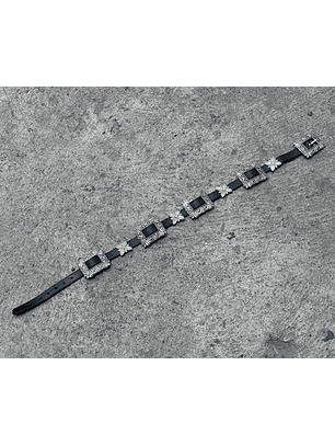 Cinturón de cuero negro