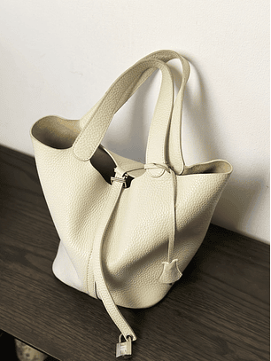 Cartera de cuero crema 