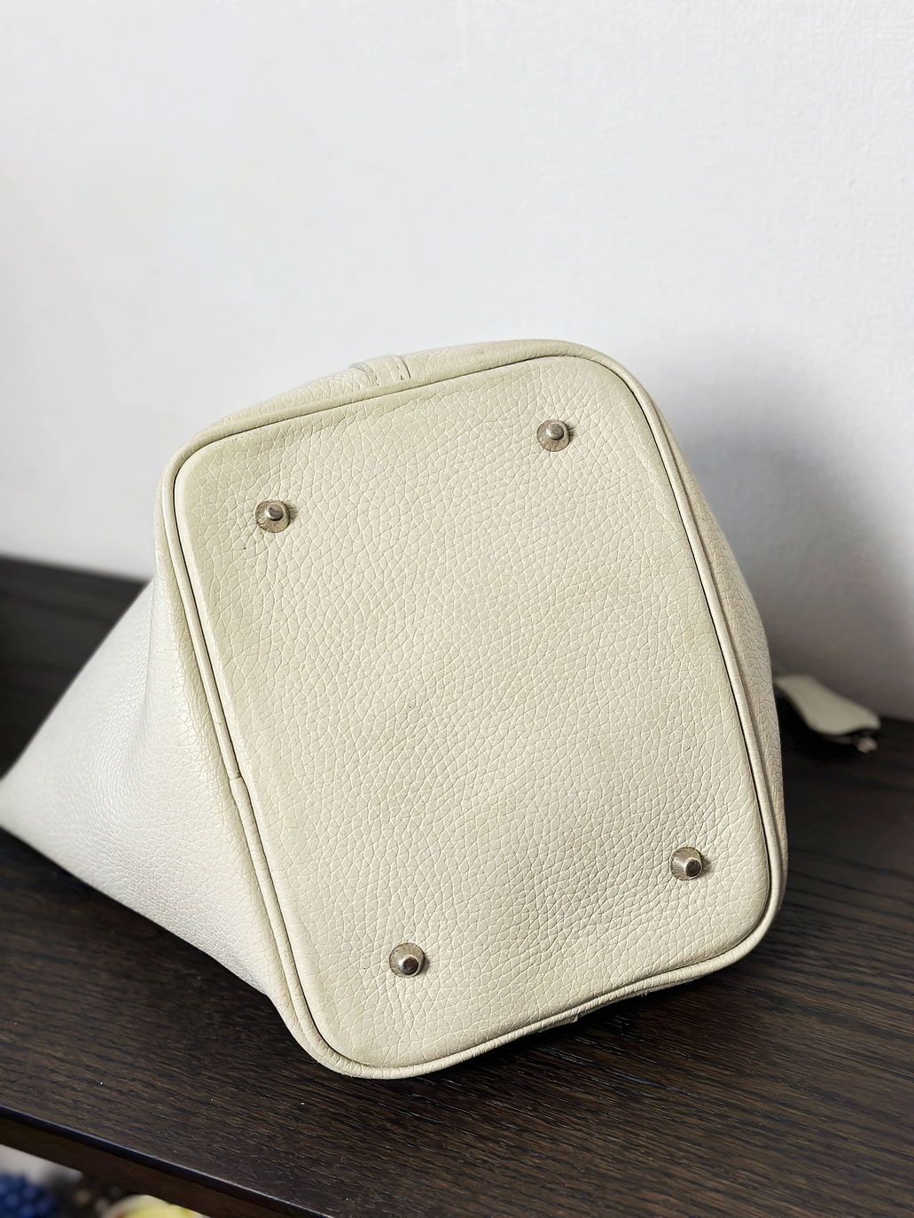 Cartera de cuero crema  4