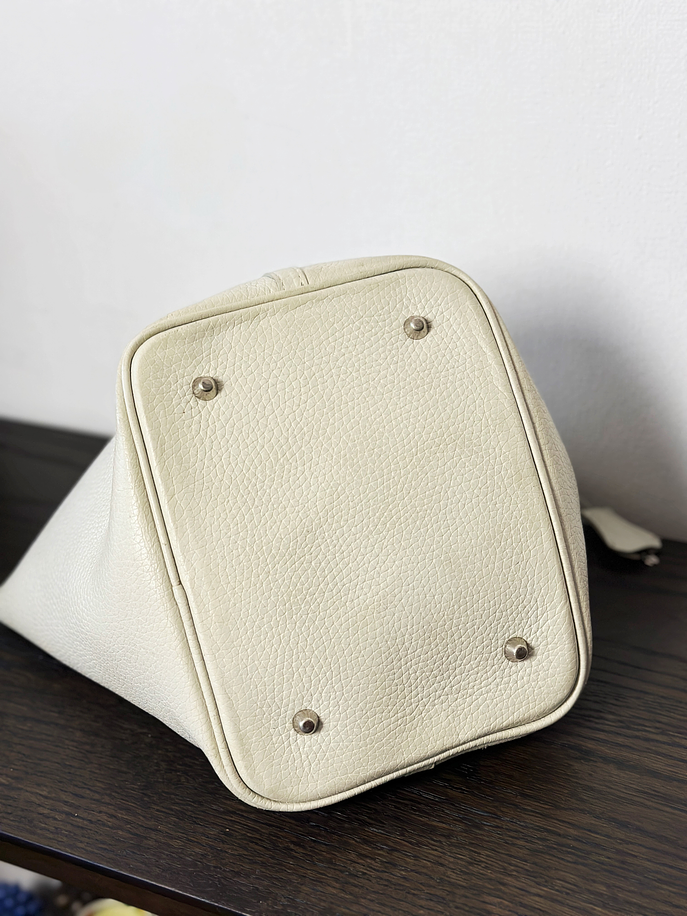 Cartera de cuero crema  4