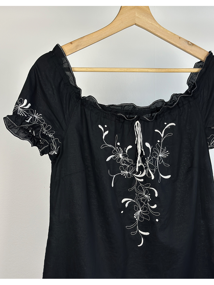 blusa algodón bordada  2