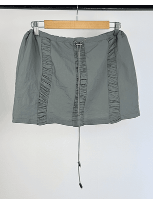 Falda gris drapeada