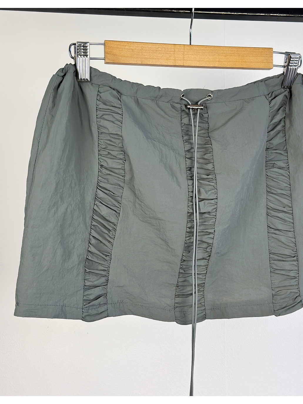 Falda gris drapeada 2