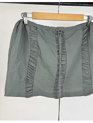 Falda gris drapeada