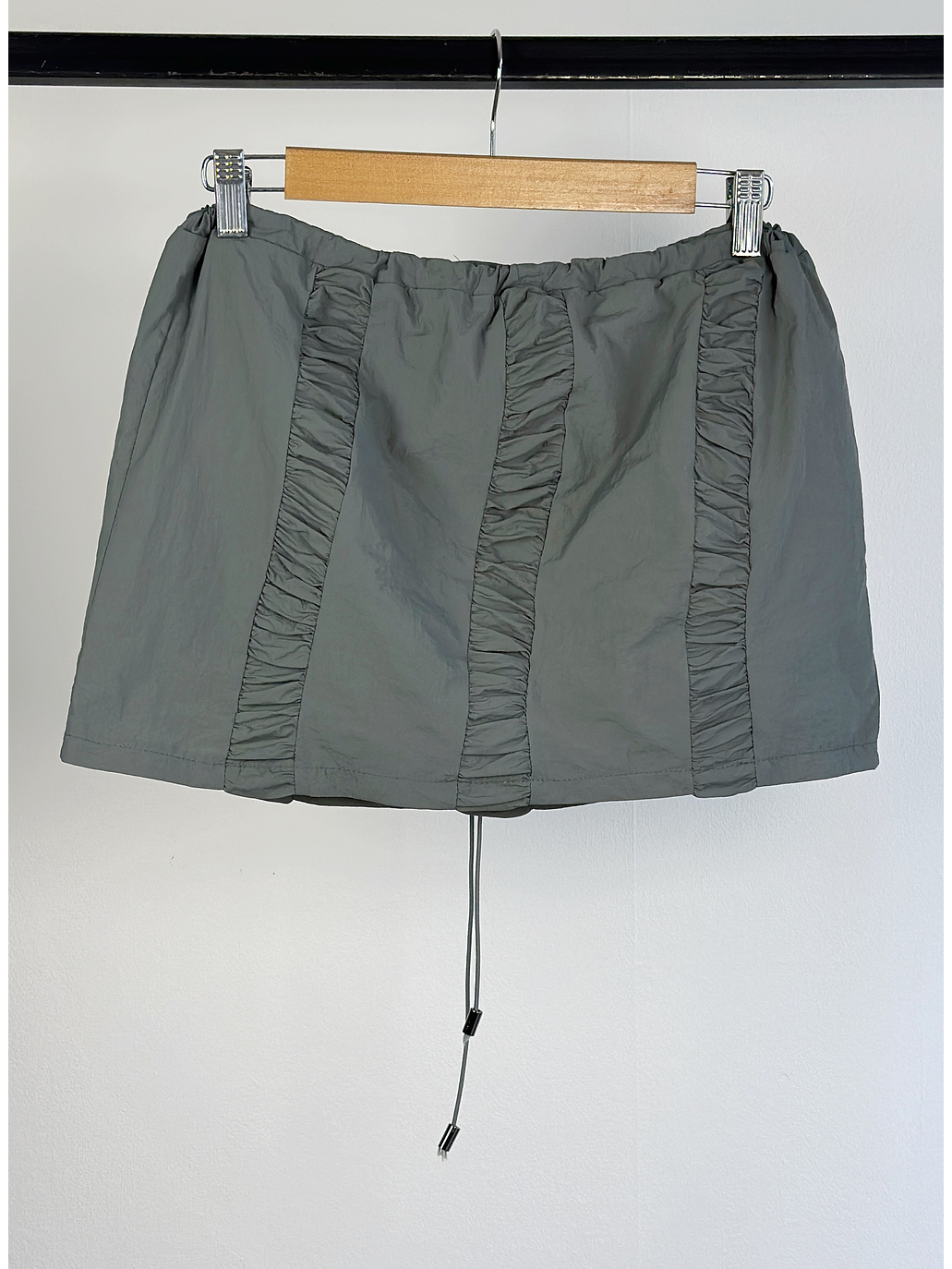 Falda gris drapeada 3