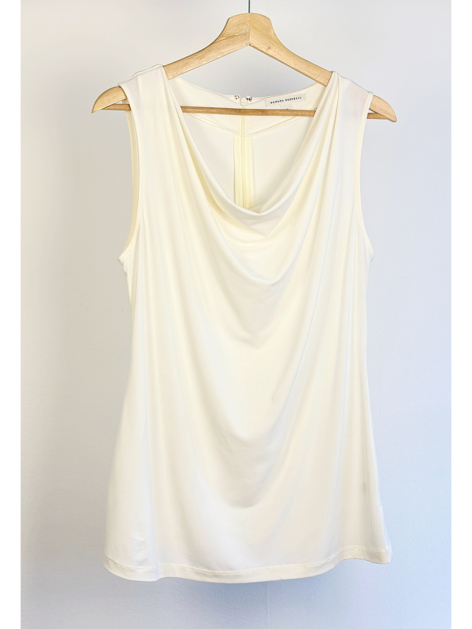 Top crema cuello drapeado 1