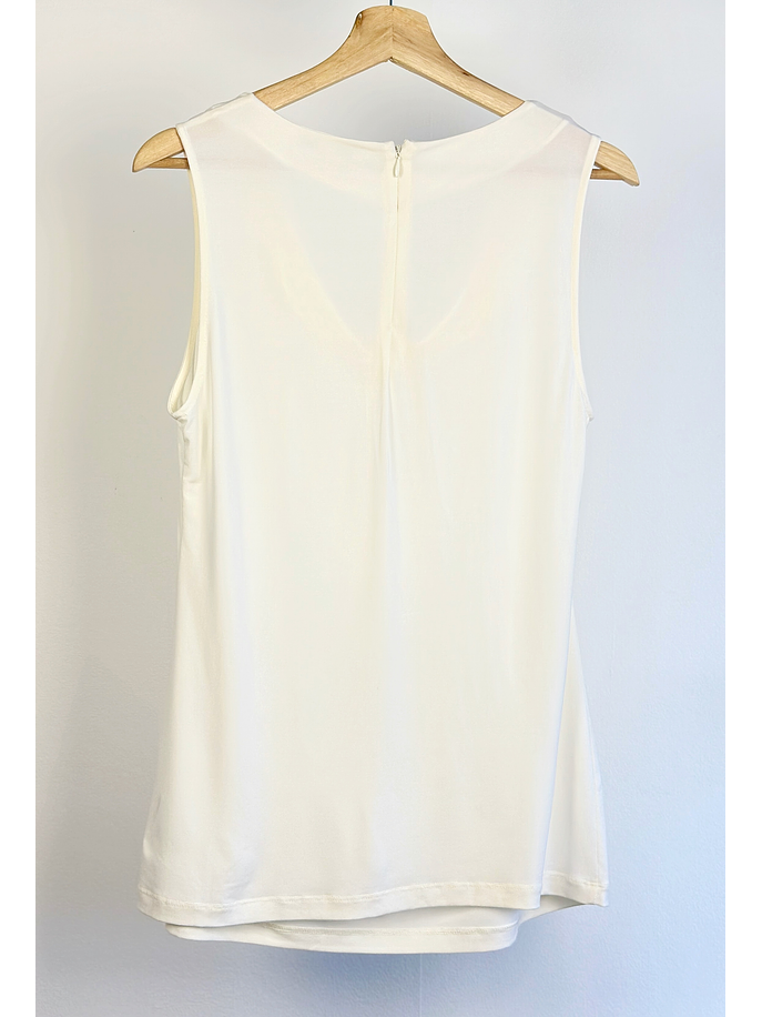 Top crema cuello drapeado 3