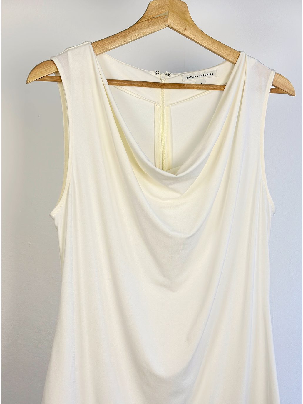 Top crema cuello drapeado 2