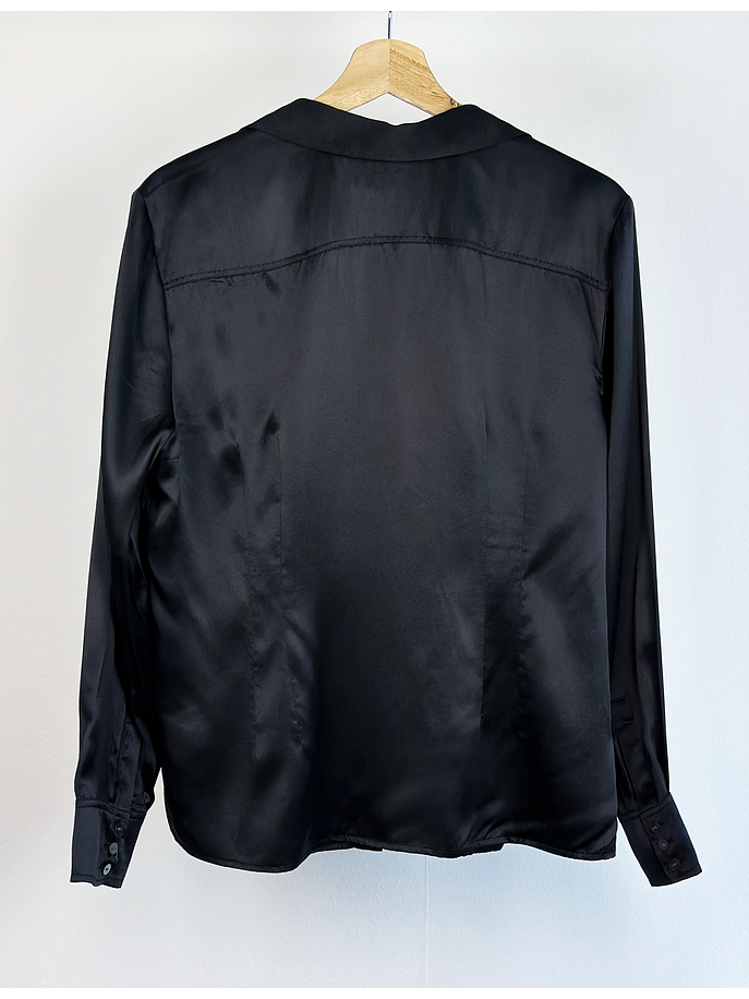 Camisa negra de seda satinada 3