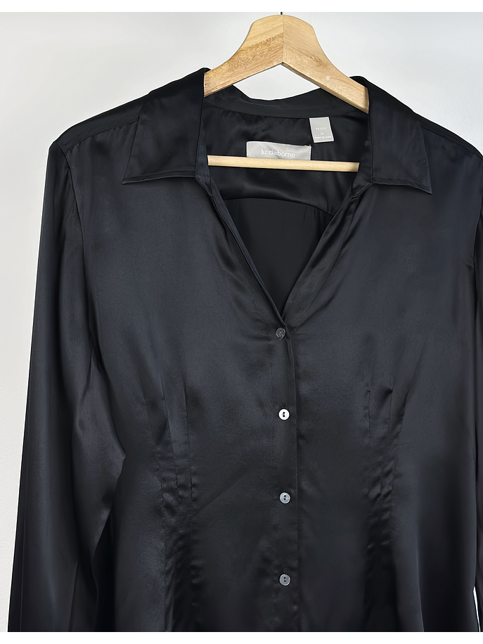 Camisa negra de seda satinada 4