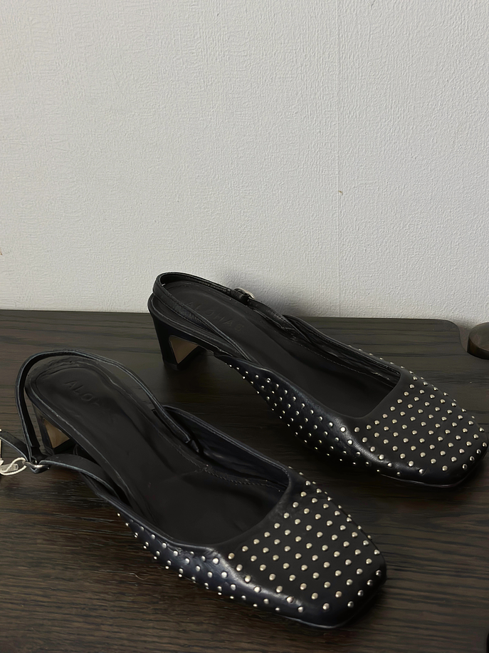 puntas negras con tachas  3