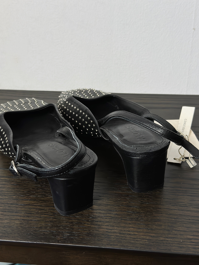 puntas negras con tachas  6